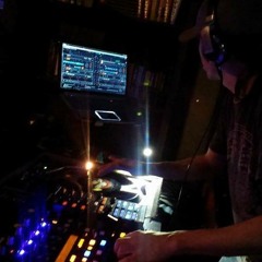 DJ Simon Nelson