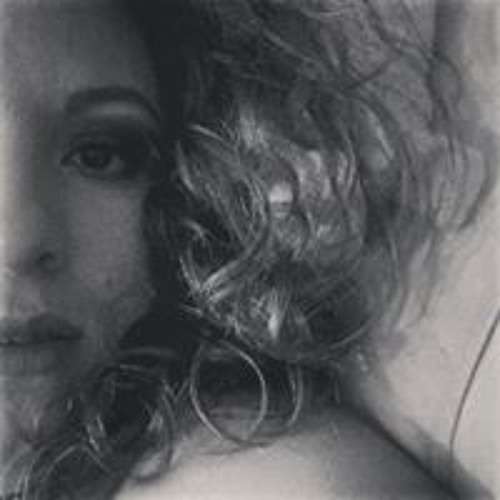 Aline Machado’s avatar
