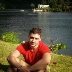 Sebastian Hincapie 5