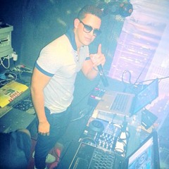 No Te Cambio Por Ninguna - Chiquito Team Band  (By Dj Ozzie el Abusador).mp3