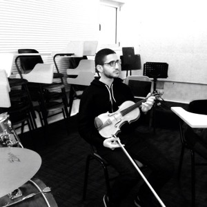 אריק איינשטיין- יושב על הגדר Download mp3