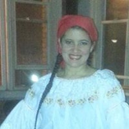 Stream Madeleine Zayas Listen to el pájaro vuela playlist online for