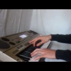 Thami Joue Du Piano