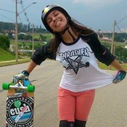 Lola Souza’s avatar