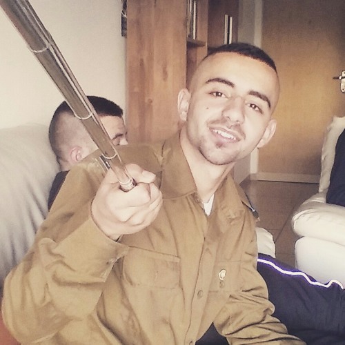 אדיר גץ-ילד בשדות