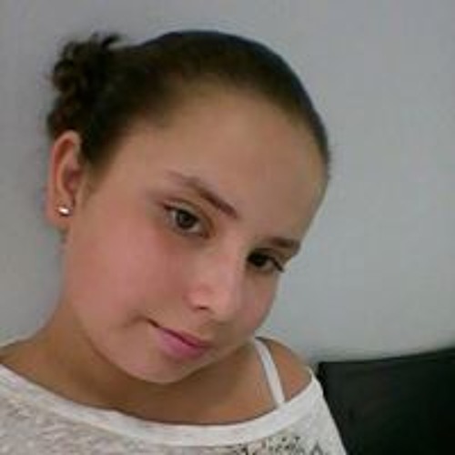 Ana Julia’s avatar