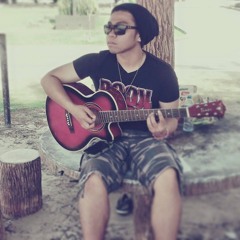 Waqi Da July'guitarist