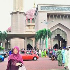 Azizah Hani Azmi