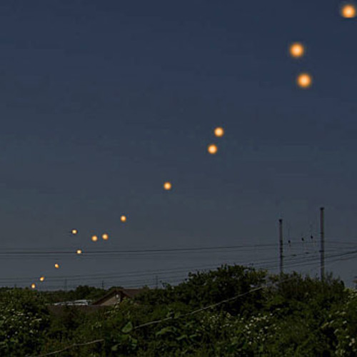 Две точки на небе. Две точки на небе. Яркий объект в небе сейчас. Юпитер невооруженным глазом. Неопознанный летающий объект.