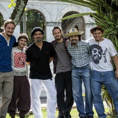 Grupo Musical Lá Fora