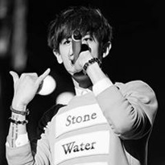 VëVā Ëxø-ł Łuhãn