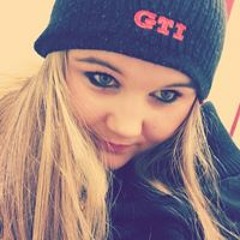 Nadine van CoreGeschädigt