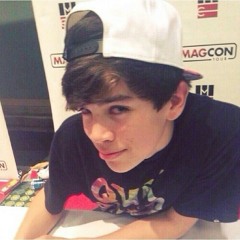 Litzy loves Hayes Grier