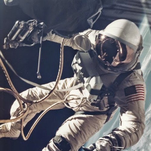 Stream Foto dalam dompet - slank (cover) by Souch Graphics | Listen