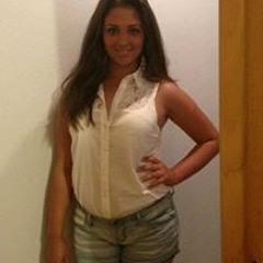 Desiree Lola Hellemons