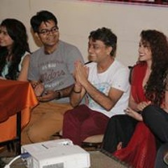 Pyar Hua jab tujhse, rangon ne bola mausam se...