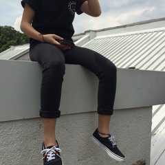 Ophelia Low