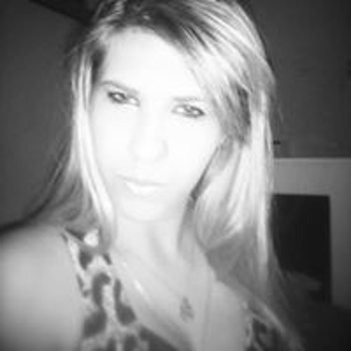 Nessa Rezende’s avatar