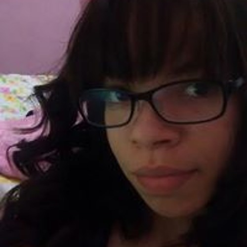 Luiza Caroline’s avatar
