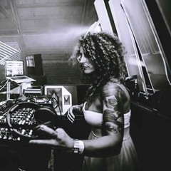 DJ Anna Wild