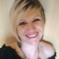 Sarah McCloy Official