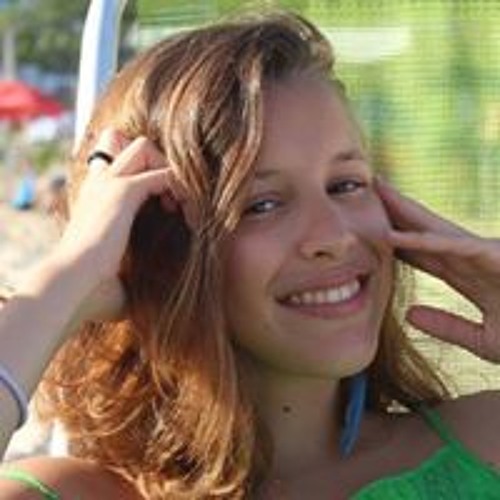 Júlia Meireles’s avatar
