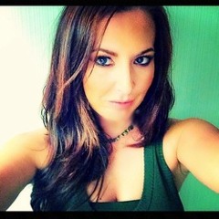 DJ Lindsey Bell