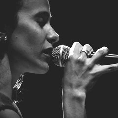 Julia Moscardini 5teto. en vivo