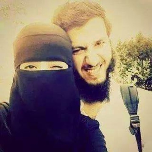 ما شاء الله لا قوه الا بالله عمنا الشيخ مصطفي اسماعيل الله اكبر عليه في اروع ما قرأ ..... تسمع اي حد بموسيقه احتمال يطربك ....انما عمنا من غير موسيقي ويطرب