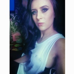 | L A   ☽   L U N E |