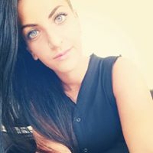 Sarah Hayat’s avatar