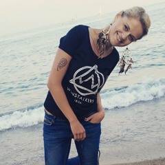 Kris Tina 24