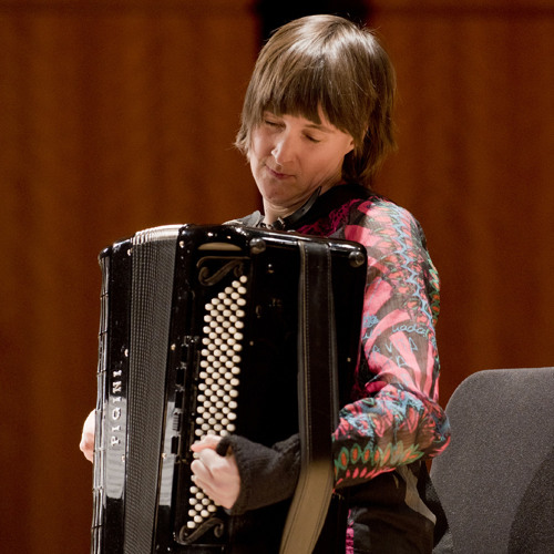 Bent Sørensen: Looking on Darkness (2000) for accordion