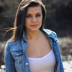 hollyyleinzz