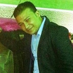 وياحبيبتي الشمس مش بعيدا دا احنا اللي ايدنا قصيرين ومافيش لاناس تعسا ولا ناس سعيدا الناس في دنيتنا نوعين عيشين ومش عيشين واحنا النوعييين عيشين ومش عيشين… .كائننا الحزن اتقسم نصين