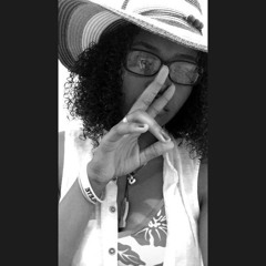 Queen B
