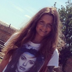 LaMuchacha9