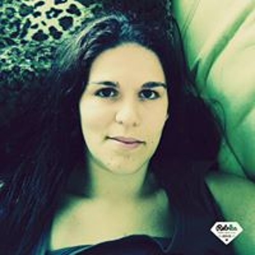 Julia Esguedelhado’s avatar