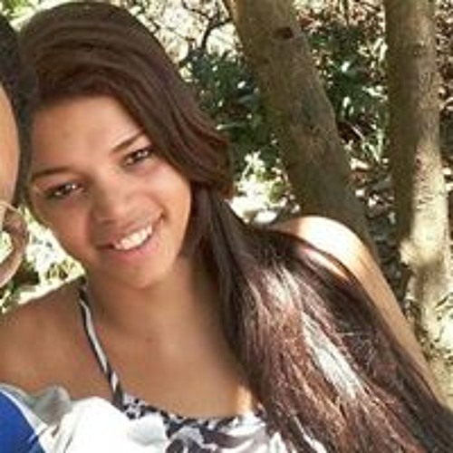 Camila Santos’s avatar