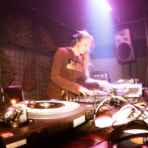 Perl Diver Gig - supporting Paige Julia + Mokotron