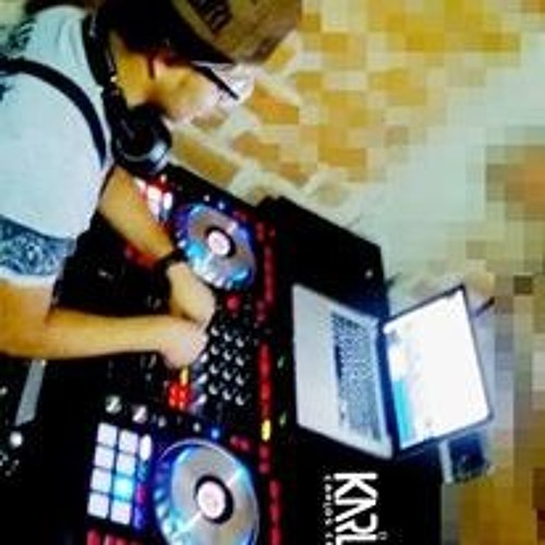 cross dj free running in backround cross dj free running in backround