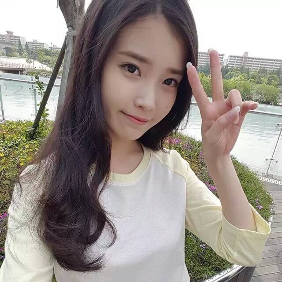 IU　フォルダーセット　아이유 李知恩 avatars-000179733629-r3ne6j-