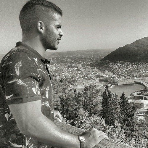 نازل وانا ماشى من مسلسل حضرة المتهم ابى-مدحت صالح Cover by Mohamed Saeed