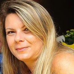 Ana Claudia Santos