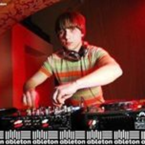 Диджей в клубе. Максимилианс тюмень дыхание ночи. Золотой про макс. Крутые диджеи камаза. Dj max korovaev.