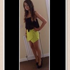 Courtney Lowe