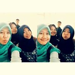 Adhe Fauzah Rosmawati