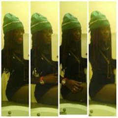 Darkskinn Juviee Holmes