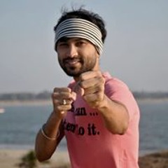 mujhe_pyar_hai_tumse_ki_jab_bhi_koi_aahat_hue_toh_lage