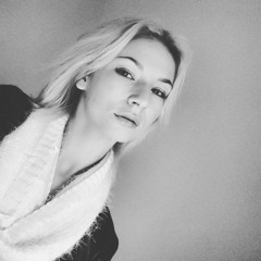 Karolina An.